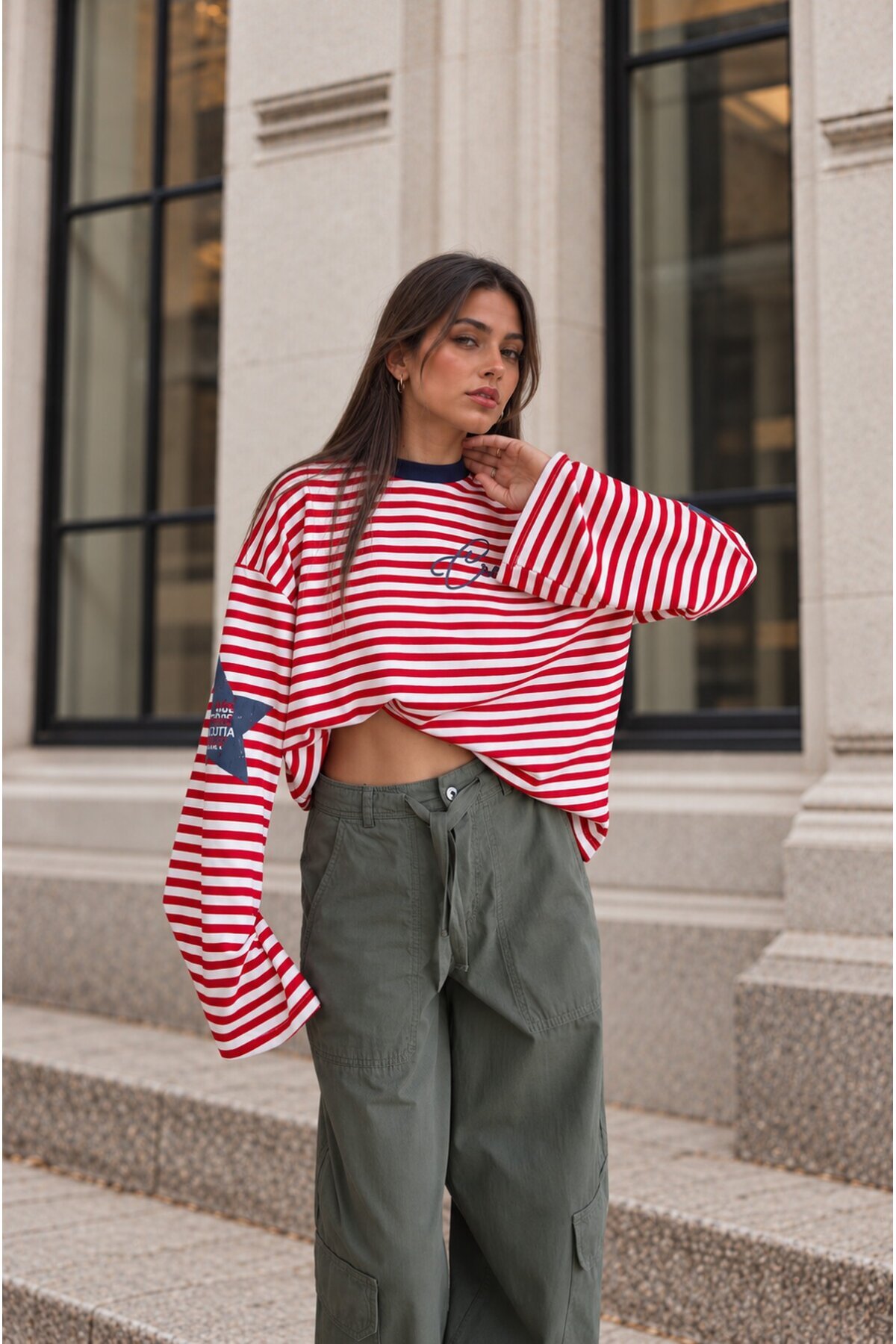 Lacivert Yaka Kırmızı Çizgili Yıldız Baskılı Oversize Modal Sweatshirt E26-STA1127