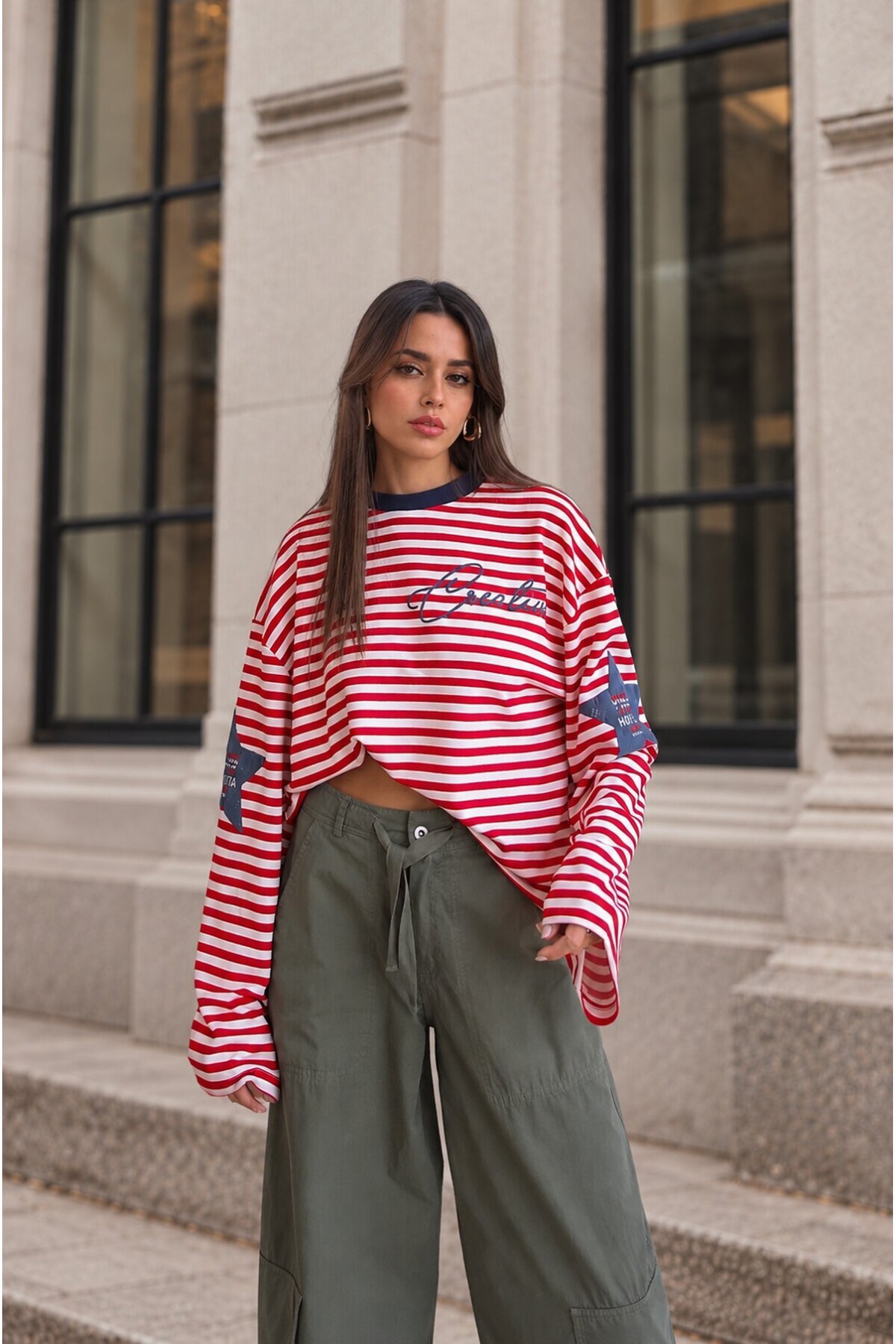 Lacivert Yaka Kırmızı Çizgili Yıldız Baskılı Oversize Modal Sweatshirt E26-STA1127