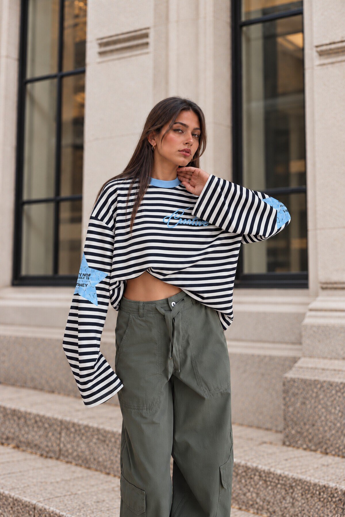 Mavi Yaka Siyah Çizgili Yıldız Baskılı Oversize Modal Sweatshirt E26-STA1127