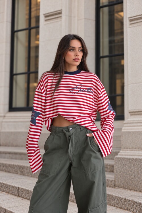 Lacivert Yaka Kırmızı Çizgili Yıldız Baskılı Oversize Modal Sweatshirt E26-STA1127