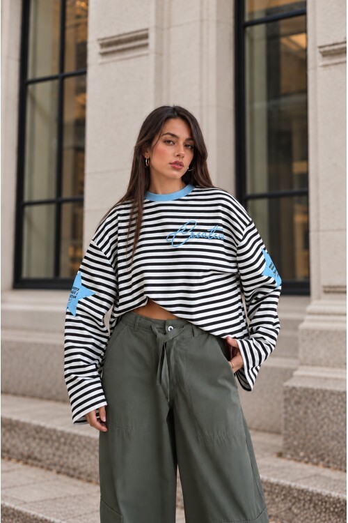 Mavi Yaka Siyah Çizgili Yıldız Baskılı Oversize Modal Sweatshirt E26-STA1127