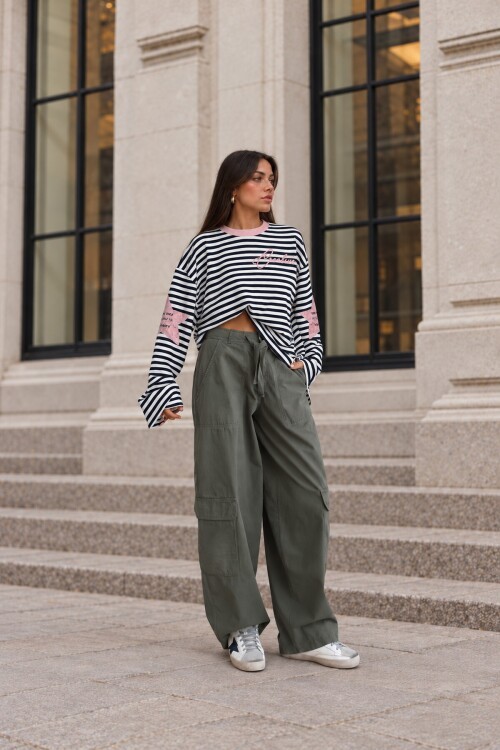 Pembe Yaka Lacivert Çizgili Yıldız Baskılı Oversize Modal Sweatshirt E26-STA1127